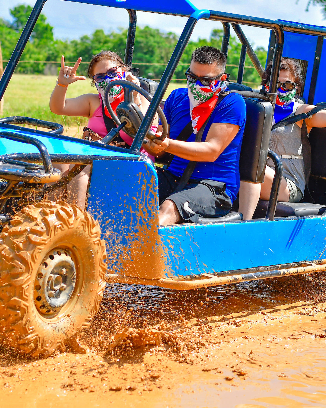Mud, caves, and crystal-clear cenotes 💦

Uncover the wild side of the Dominican Republic with an epic buggy tour + swim in a million-year-old cave!

